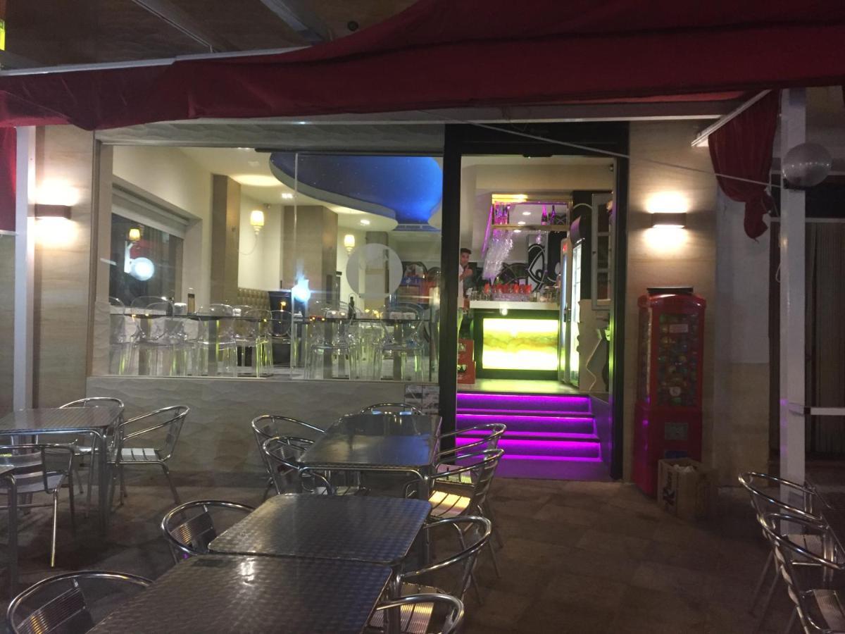Hostal Costa Sol Castell de Ferro Eksteriør billede